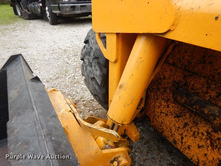 image for item GY9095 1997 Mustang 2070  skid steer loader