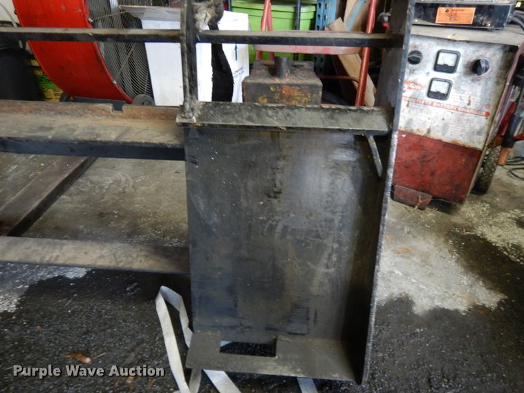 image for item GY9095 1997 Mustang 2070  skid steer loader