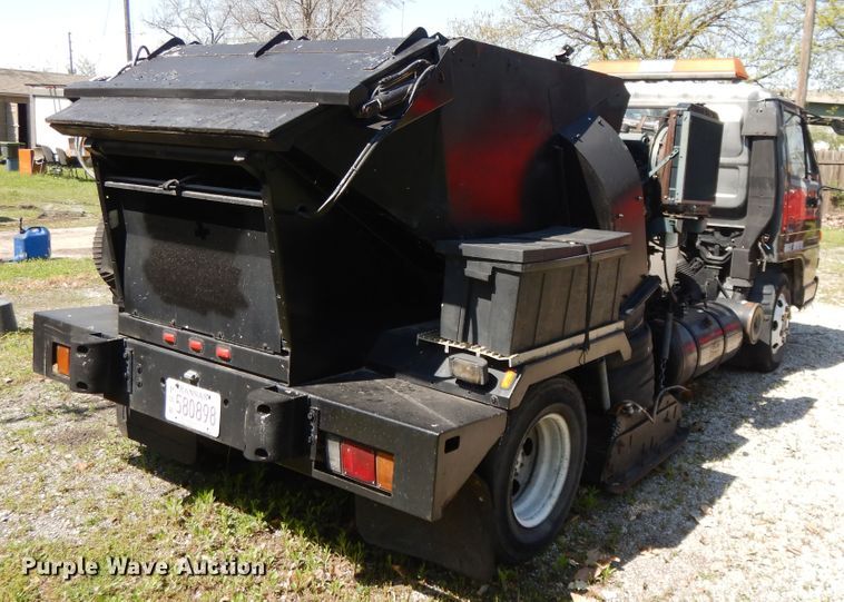 image for item GY9096 1995 Isuzu NPR street sweeper truck