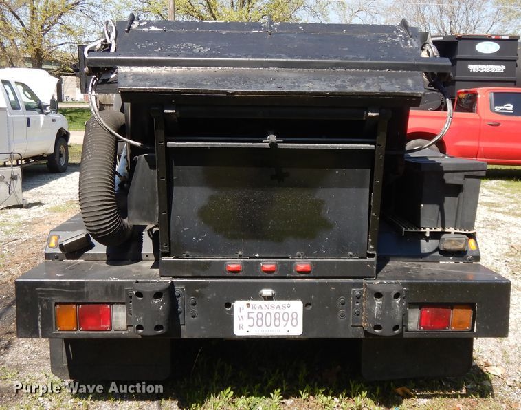 image for item GY9096 1995 Isuzu NPR street sweeper truck