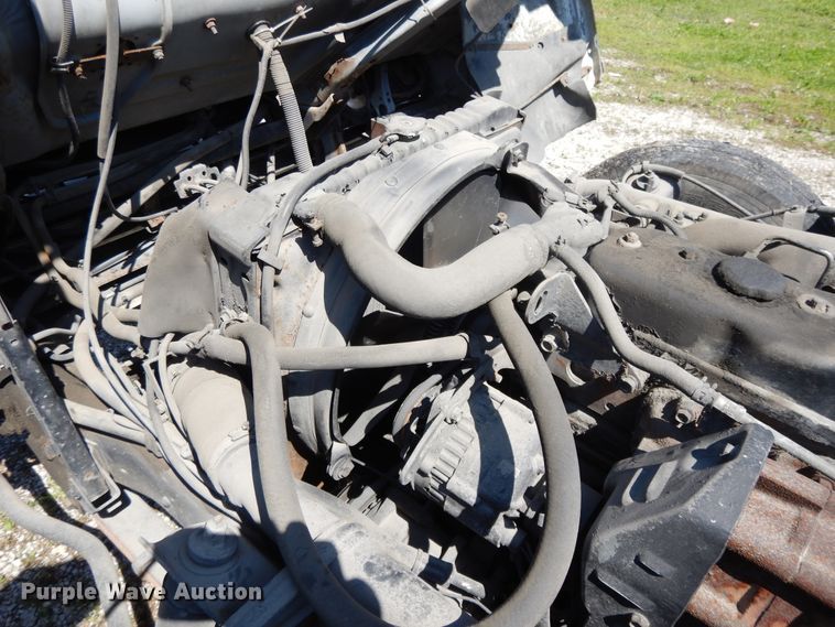 image for item GY9096 1995 Isuzu NPR street sweeper truck