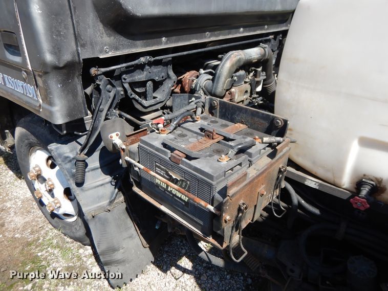 image for item GY9096 1995 Isuzu NPR street sweeper truck