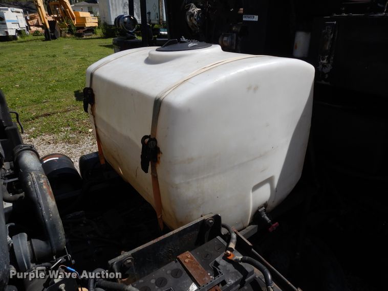 image for item GY9096 1995 Isuzu NPR street sweeper truck