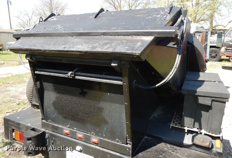 image for item GY9096 1995 Isuzu NPR street sweeper truck