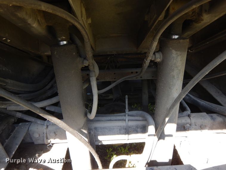 image for item GY9096 1995 Isuzu NPR street sweeper truck