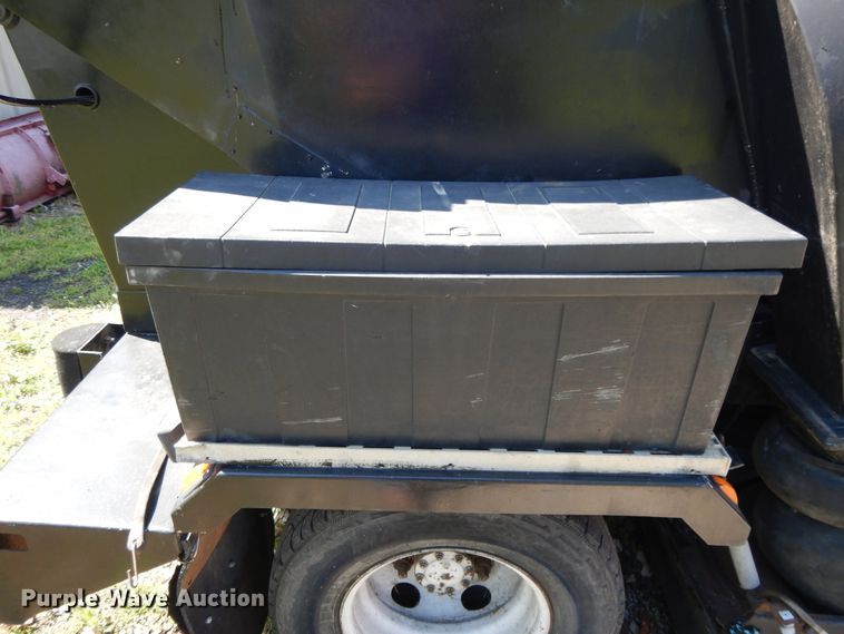 image for item GY9096 1995 Isuzu NPR street sweeper truck