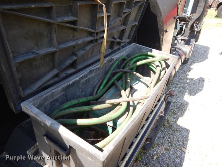 image for item GY9096 1995 Isuzu NPR street sweeper truck