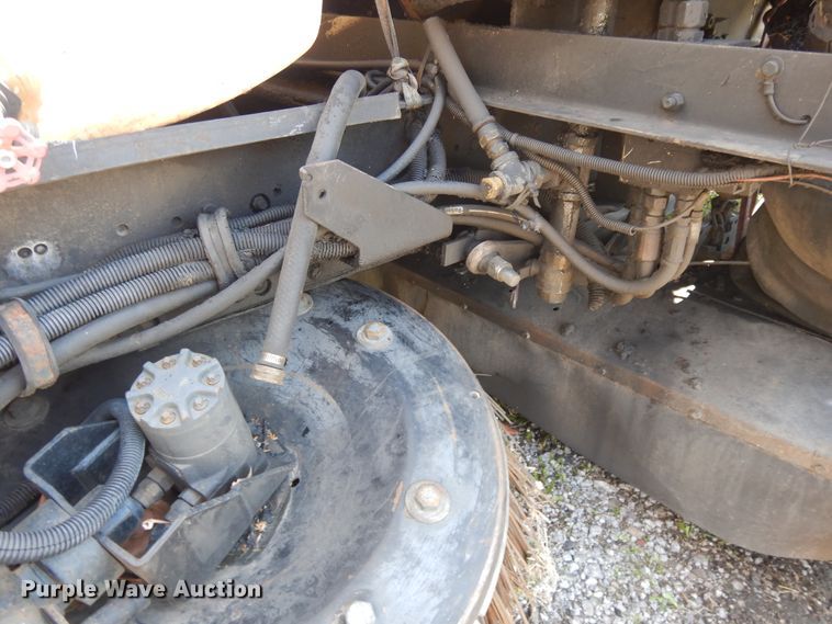 image for item GY9096 1995 Isuzu NPR street sweeper truck