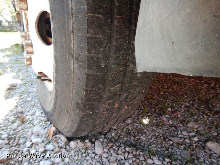 image for item GY9096 1995 Isuzu NPR street sweeper truck