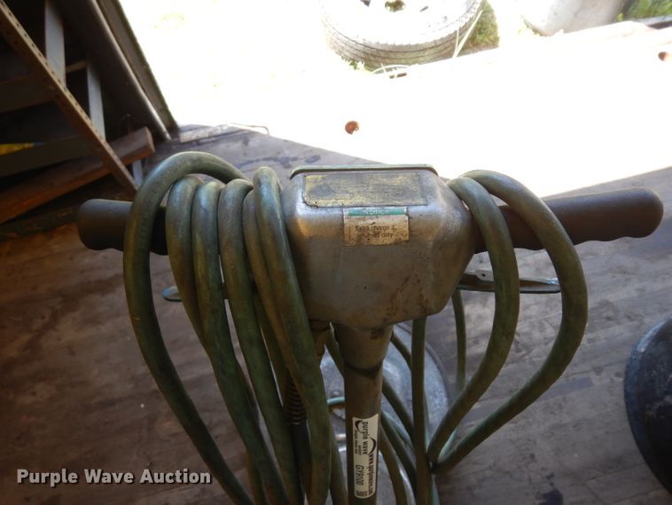 image for item GY9100 Hild floor buffer