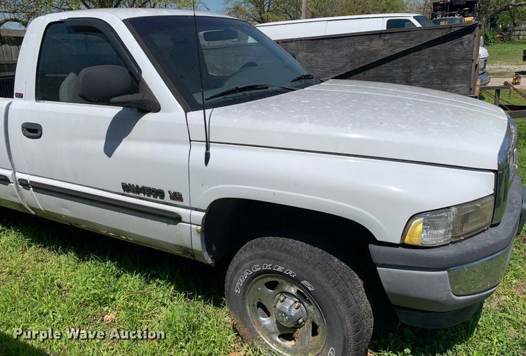 image for item GY9104 1998 Dodge Ram 1500  pickup truck