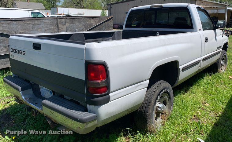 image for item GY9104 1998 Dodge Ram 1500  pickup truck