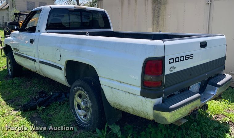 image for item GY9104 1998 Dodge Ram 1500  pickup truck