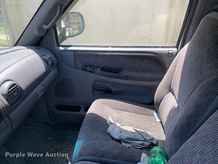 image for item GY9104 1998 Dodge Ram 1500  pickup truck