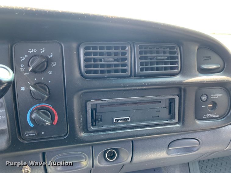 image for item GY9104 1998 Dodge Ram 1500  pickup truck