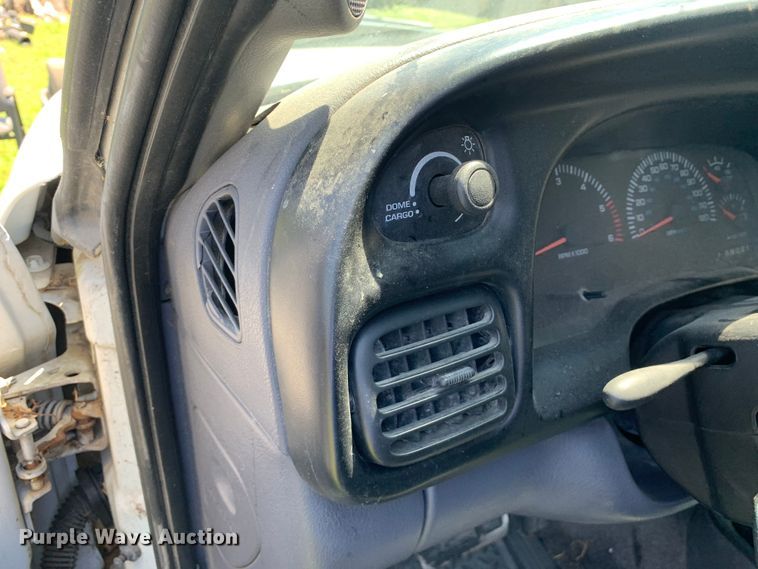 image for item GY9104 1998 Dodge Ram 1500  pickup truck