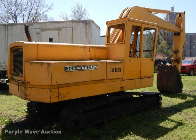 image for item GY9106 John Deere 690 excavator