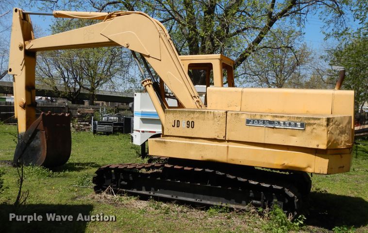 image for item GY9106 John Deere 690 excavator
