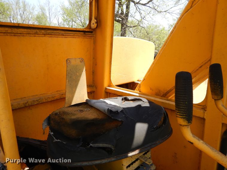 image for item GY9106 John Deere 690 excavator