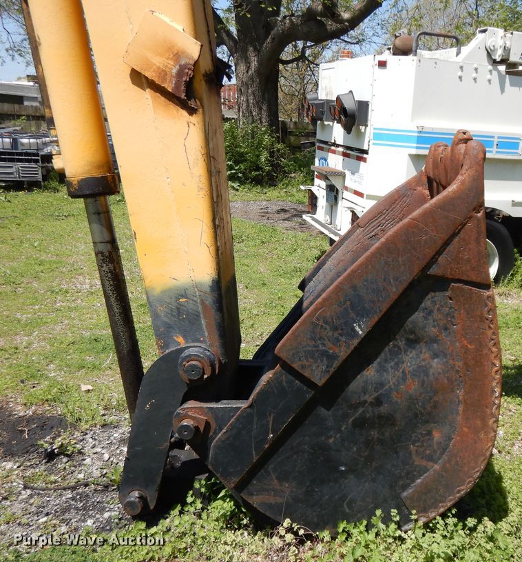 image for item GY9106 John Deere 690 excavator