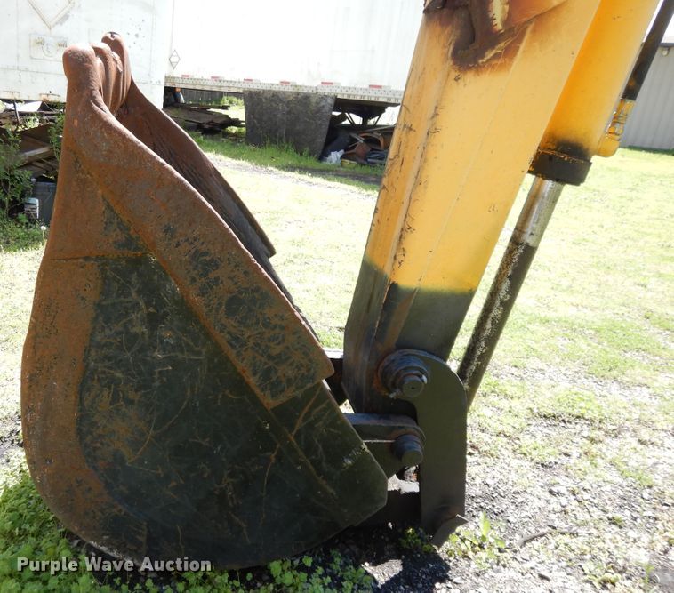 image for item GY9106 John Deere 690 excavator