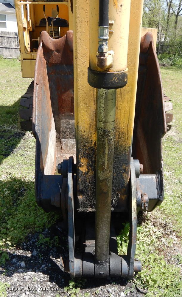 image for item GY9106 John Deere 690 excavator