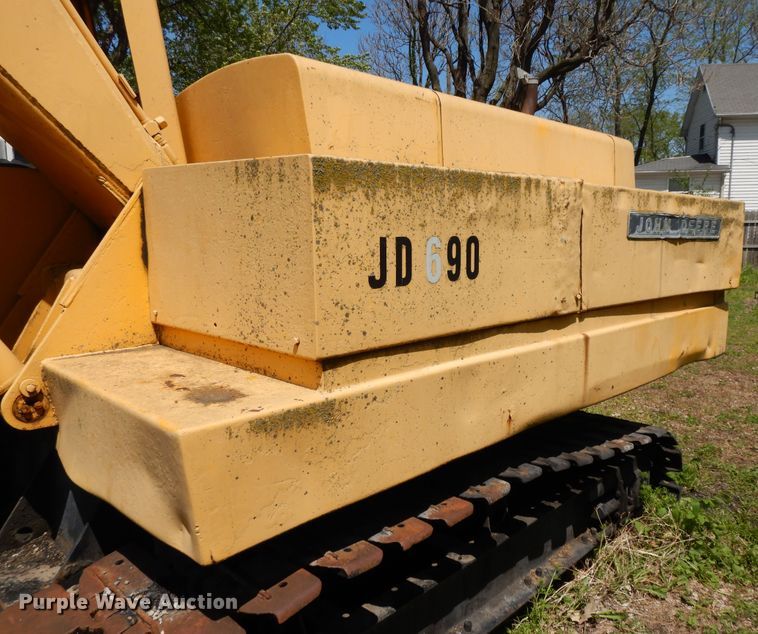 image for item GY9106 John Deere 690 excavator