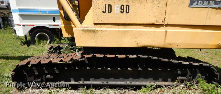 image for item GY9106 John Deere 690 excavator