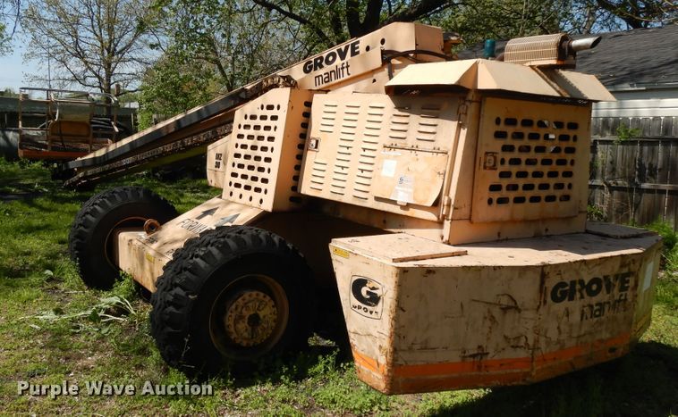 image for item GY9108 Grove MZ90  boom lift