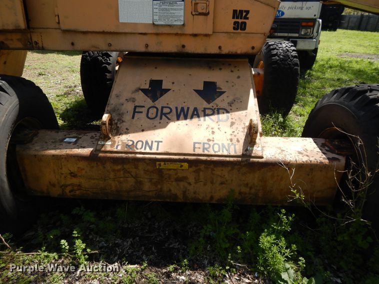 image for item GY9108 Grove MZ90  boom lift