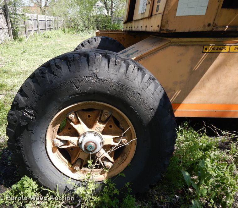 image for item GY9108 Grove MZ90  boom lift