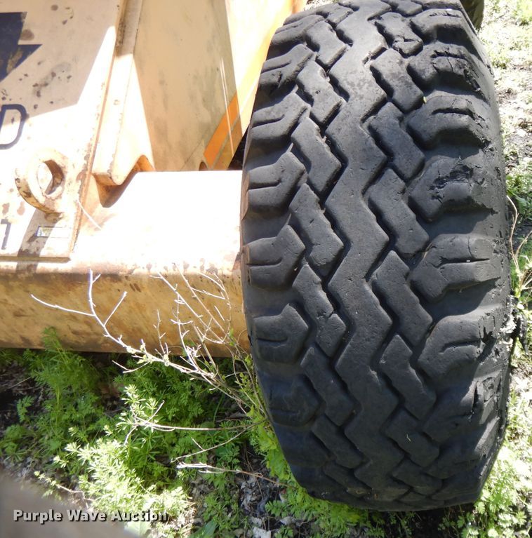 image for item GY9108 Grove MZ90  boom lift