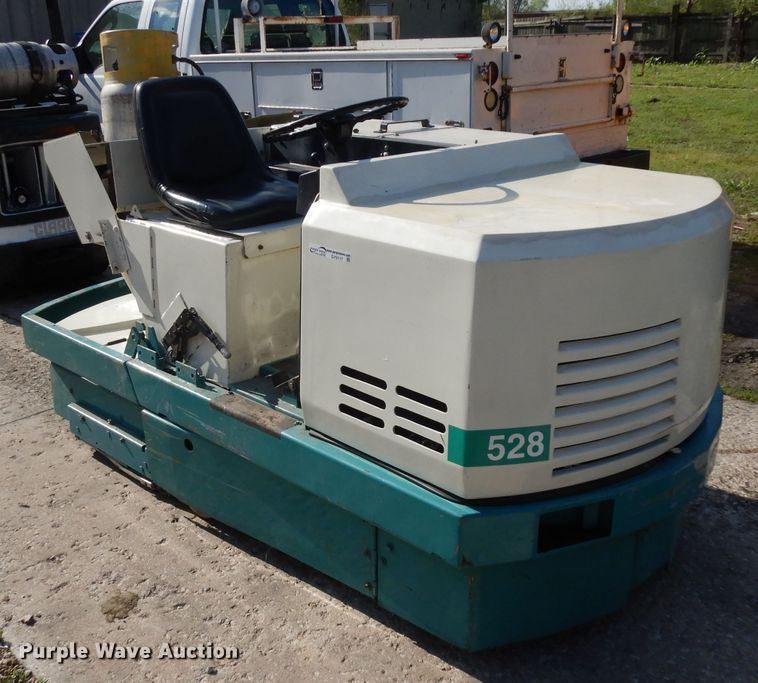 image for item GY9117 Tennant 528 sweeper