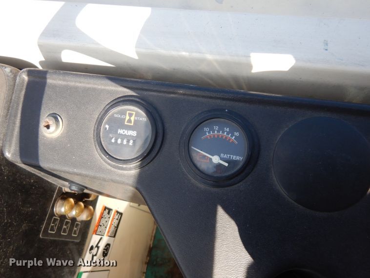 image for item GY9117 Tennant 528 sweeper