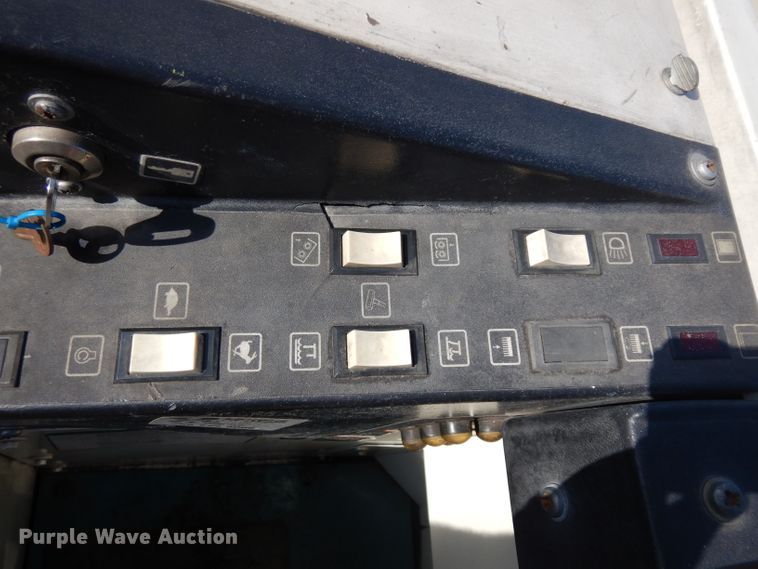 image for item GY9117 Tennant 528 sweeper