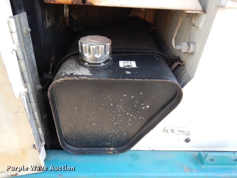 image for item GY9117 Tennant 528 sweeper