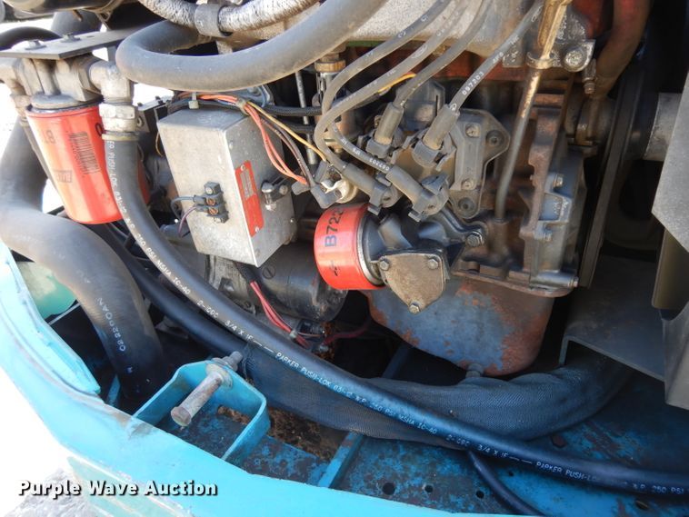 image for item GY9117 Tennant 528 sweeper