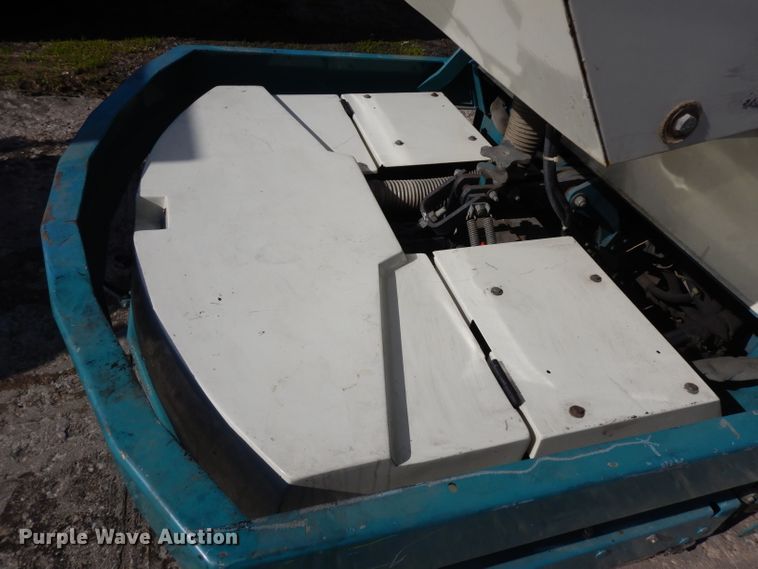 image for item GY9117 Tennant 528 sweeper