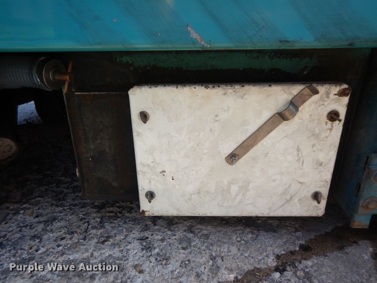 image for item GY9117 Tennant 528 sweeper