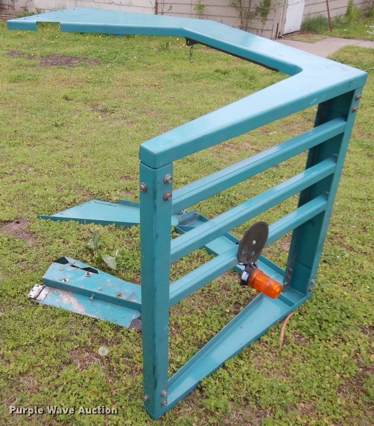 image for item GY9117 Tennant 528 sweeper