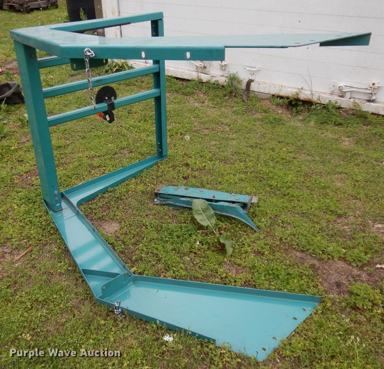 image for item GY9117 Tennant 528 sweeper