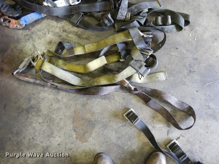 image for item GY9132 Approximately 8 fall protection harnesses