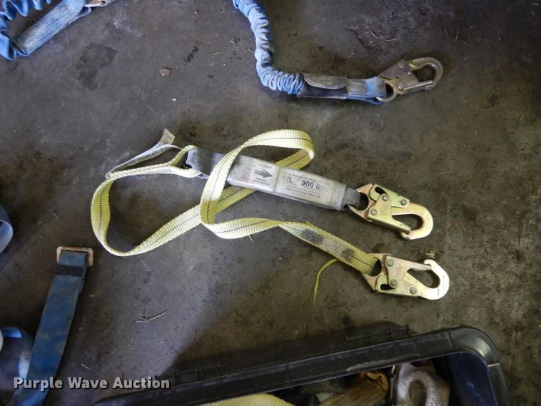 image for item GY9132 Approximately 8 fall protection harnesses