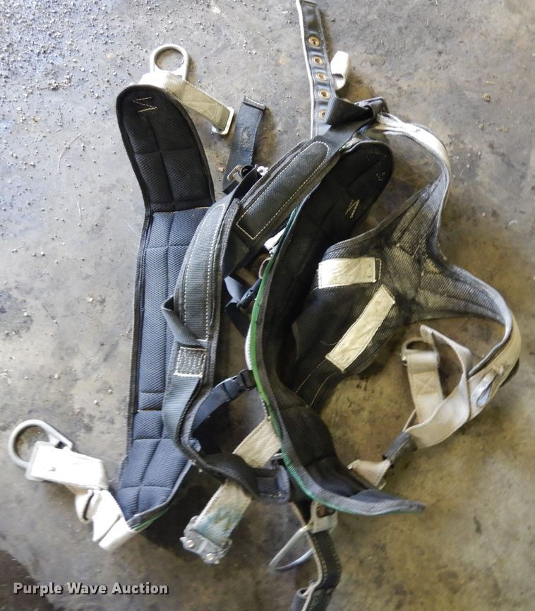 image for item GY9132 Approximately 8 fall protection harnesses