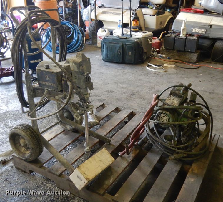 image for item GY9143 (2) airless paint pumps