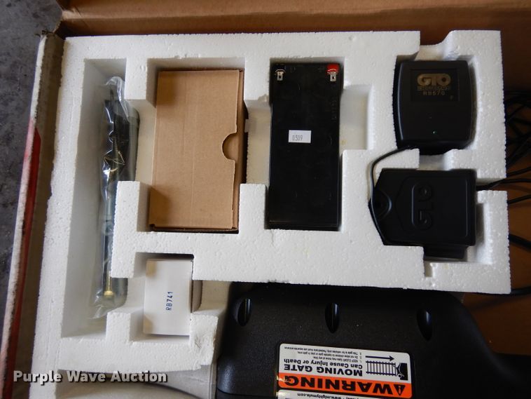 image for item GY9146 Mighty Mule 500 single automatic gate opener