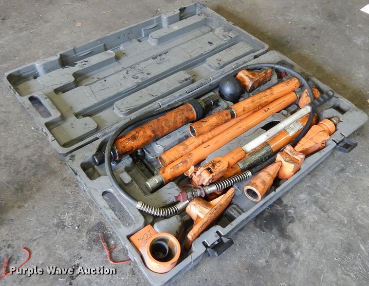 image for item GY9150 Central Hydraulics 10 ton puller