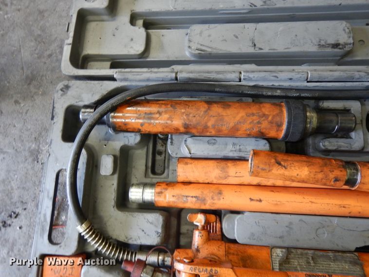 image for item GY9150 Central Hydraulics 10 ton puller