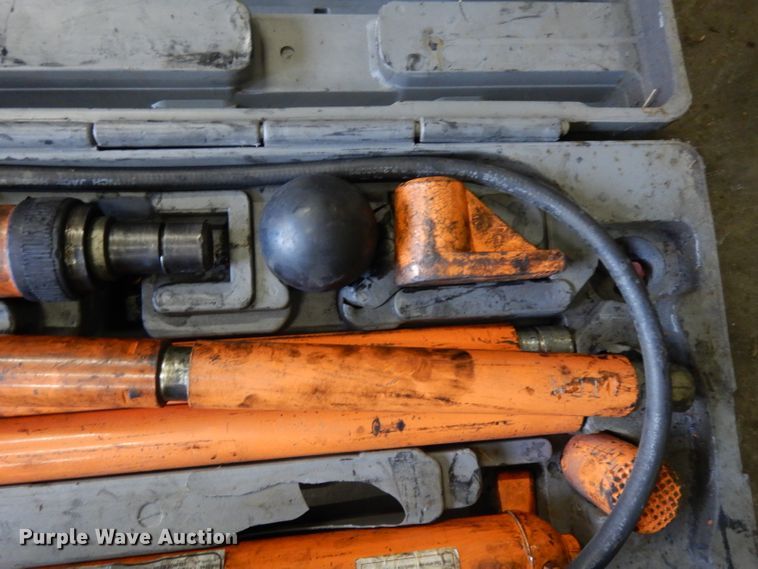 image for item GY9150 Central Hydraulics 10 ton puller