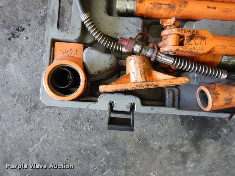 image for item GY9150 Central Hydraulics 10 ton puller